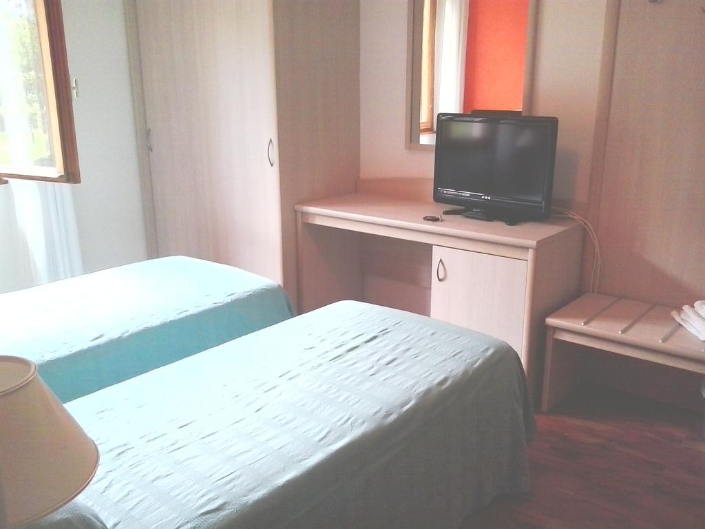 Hotel Pizzeria Mezzolago Pergine Valsugana Bilik gambar